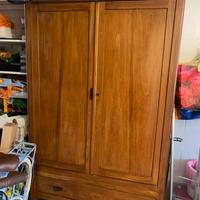 Armadio, due ante di legno