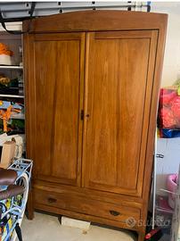 Armadio, due ante di legno