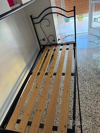 Letto in ferro completa di doghe