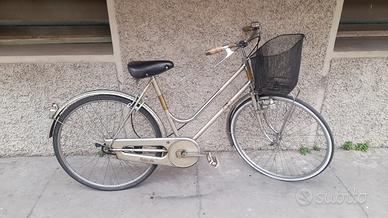 donna 26  U.DEI con cestino pronta all'uso 