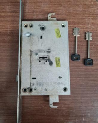 Serratura CISA doppia mappa ad infilare