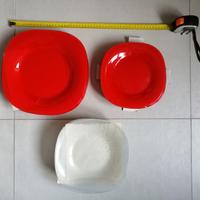 2 servizi di piatti Bormioli. 36 pezzi