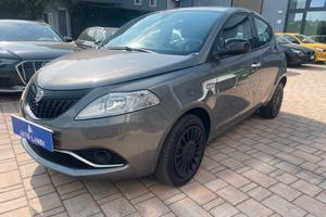 Lancia Ypsilon 1.0 FireFly 5 porte S&S Hybrid Silv
