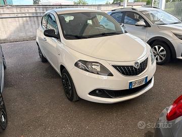Lancia Ypsilon 1.0 FireFly 5 porte S&S Hybrid Gold