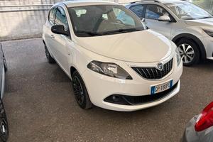 Lancia Ypsilon 1.0 FireFly 5 porte S&S Hybrid Gold