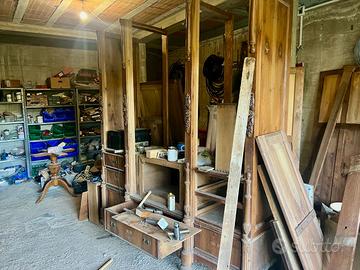 Armadio d'epoca da restaurare