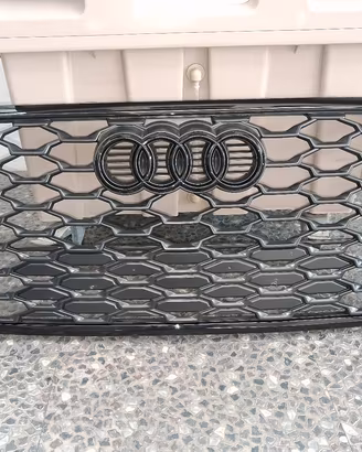 Griglia radiatore anteriore usata  Audi Q3