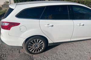 Ford Focus Sw 1.6 titanium 150 cv (motore nuovo)