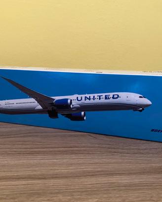 Boeing 787-10 United 1/200