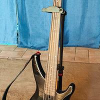 Basso elettrico Yamaha TRBX 305.