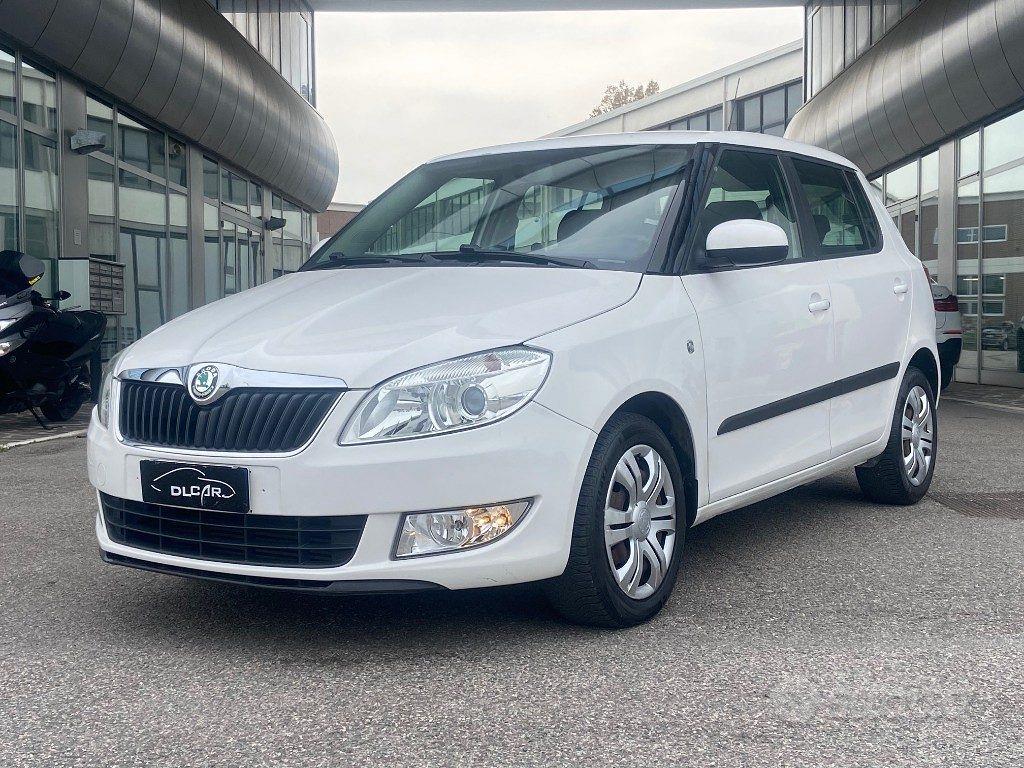 Skoda Fabia 2011 photo 3