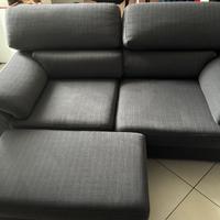 Divano 2 posti con pouf