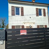 Privato vende casa indipendente 130.000