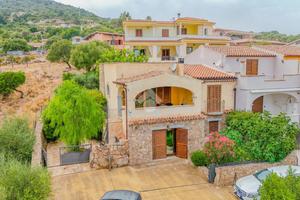 VILLA A SCHIERA D'ANGOLO A SAN TEODORO