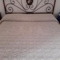 Coperta matrimoniale all’uncinetto