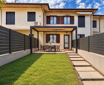 VILLA A SCHIERA A RODENGO SAIANO