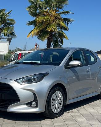 Toyota Yaris 1.5 Hybrid 5 porte Business FINANZIAB