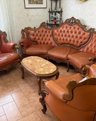 Salotto barocco in vera pelle.