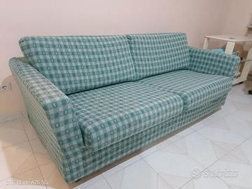 DIVANO LETTO 3 POSTI CON DOGHE IN LEGNO