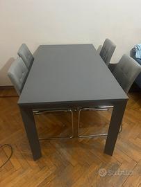 Tavolo + 4 sedie (asta del mobile)