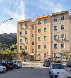 Zona borgo nuovo: trilocale in via erice