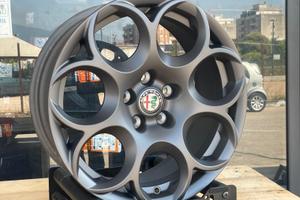 CERCHI IN LEGA ALFA ROMEO QUADRIFOGLIO VERDE 17 PO