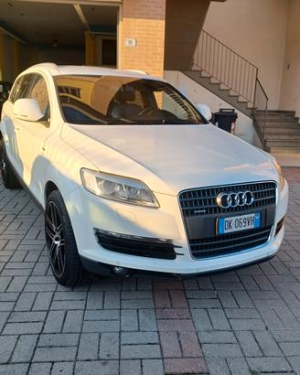 AUDI Q7 3.0 TDI 4X4 CAMBIO AUTOMATICO