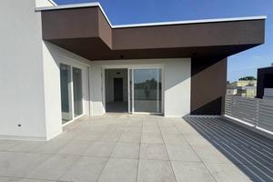Appartamento di 150 m² con 5 locali e box auto a M