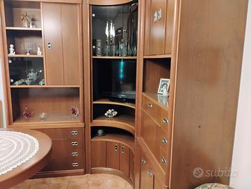 armadio da soggiorno 