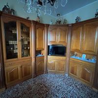 Sala da pranzo classica in noce