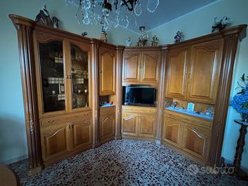 Sala da pranzo classica in noce