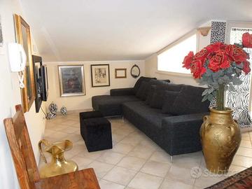 Trilocale in Via Monaco I