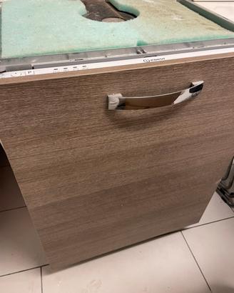 Lavastoviglie indesit