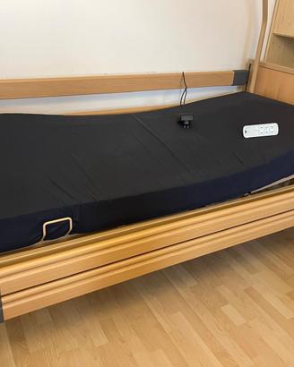 Letto geriatrico con sponde