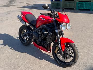 Street Triple 2010 Tornado Red