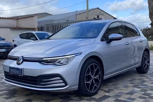 Volkswagen Golf 8 Life 2.0 TDI 116CV