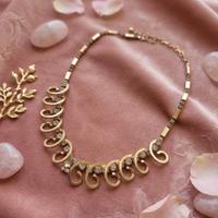 Girocollo vintage dorato con strass