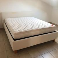 Letto matrimoniale Poltrone Sofà come nuovo 