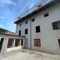 CASA DI TESTA CON AUTORIMESSA