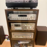 Girafischi pioneer dj con mobiletto vintage