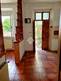 2 LOCALI A OLEVANO ROMANO