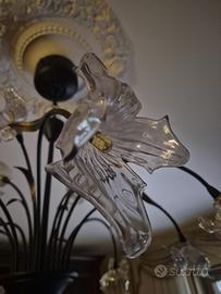 Lampadario con fiori in vetro soffiato