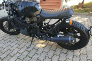 Suzuki gsxf del 1990 café race