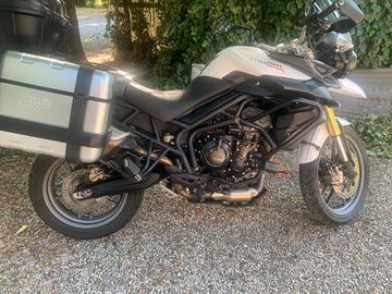 Triumph tiger 800