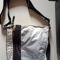 borsa tracolla Levi's bianca in tela impermeabile 