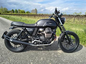 Moto Guzzi V7 - 2012