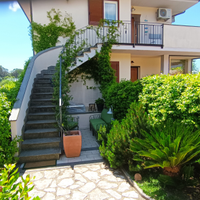 Soleggiata casa lago di Bolsena con giardino