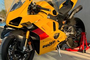 Ducati v4 r