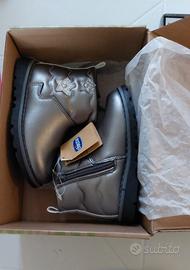 Stivaletto bambina Chicco taglia 26 (mai usati)