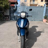 Beverly 300 s